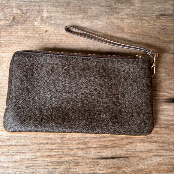 Michael Kors Brown Leather Wristlet Wallet With Gold Zipper And Card Slots - Picture 3 of 6